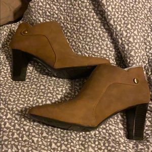 Brown heeled bootie